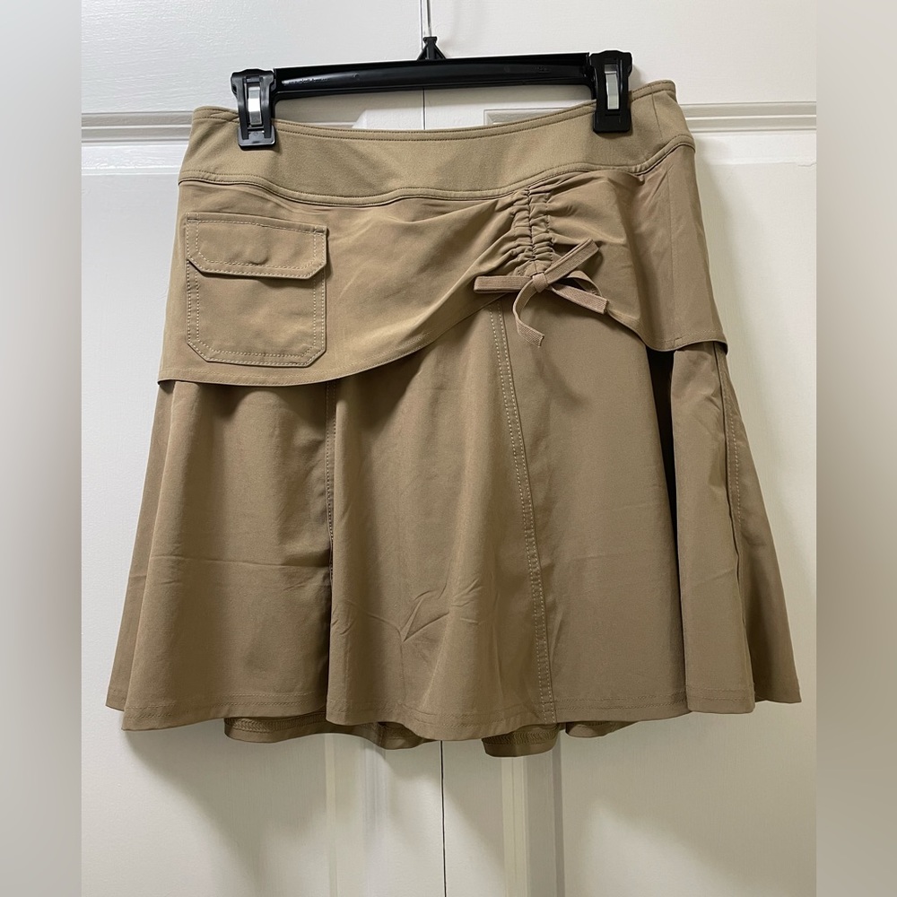 Athletica Size 4 Sport Skort Taupe with Cute Front Pocket and Asymmetrical Cinch